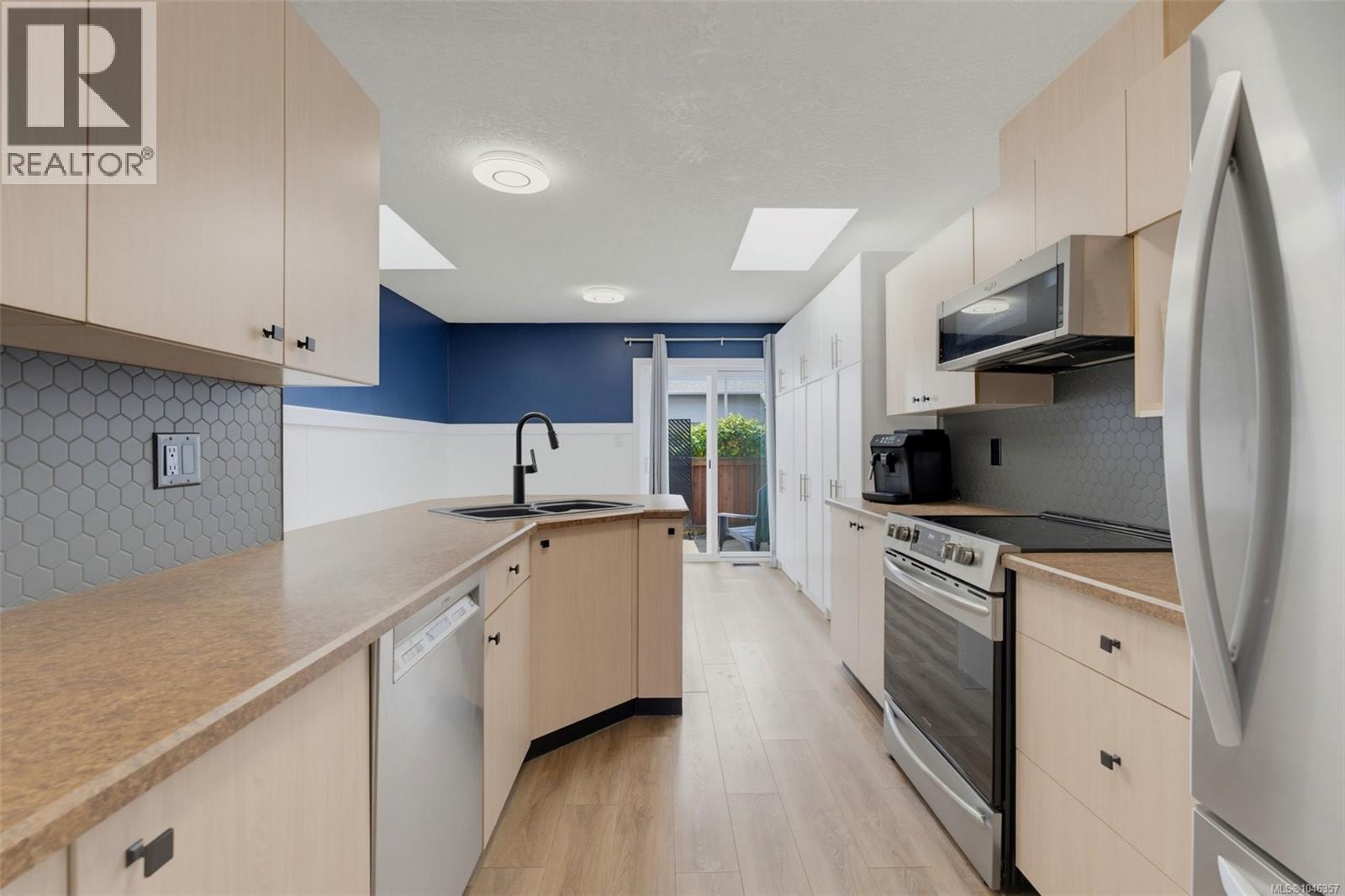 9 2115 Amelia Ave, Sidney, British Columbia V8L 3Z8 - Photo 21 - 1046357