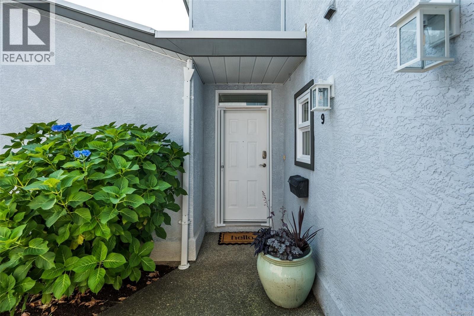 9 2115 Amelia Ave, Sidney, British Columbia V8L 3Z8 - Photo 3 - 1046357
