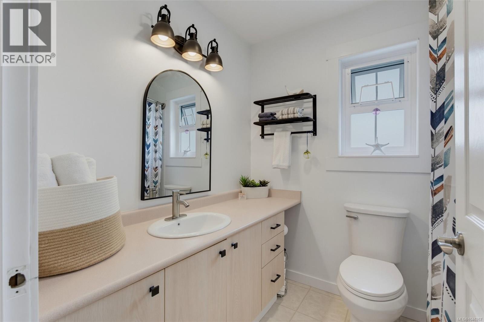 9 2115 Amelia Ave, Sidney, British Columbia V8L 3Z8 - Photo 33 - 1046357