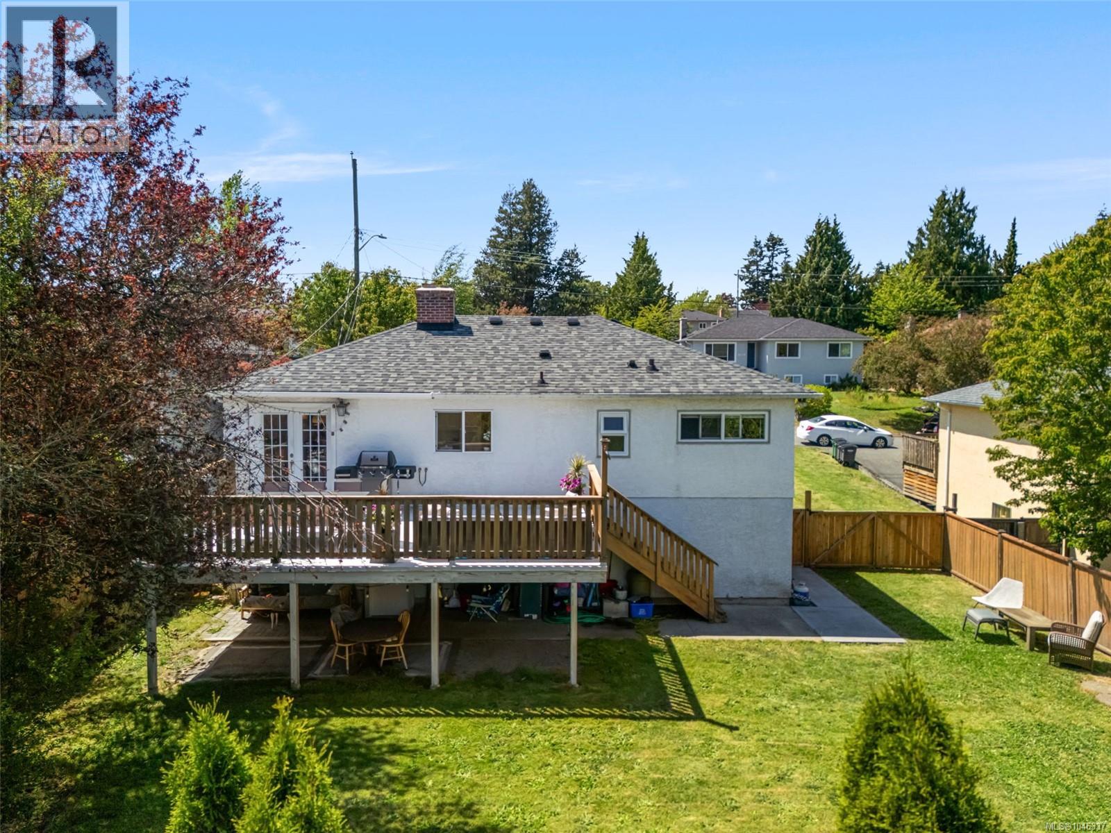 4147 Hawkes Ave, Saanich, British Columbia  V8Z 3Y9 - Photo 2 - 1046337