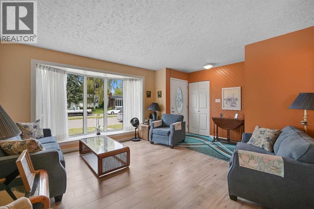 435 88 Avenue SE, Calgary, Alberta  T2H 1T9 - Photo 4 - A2335548