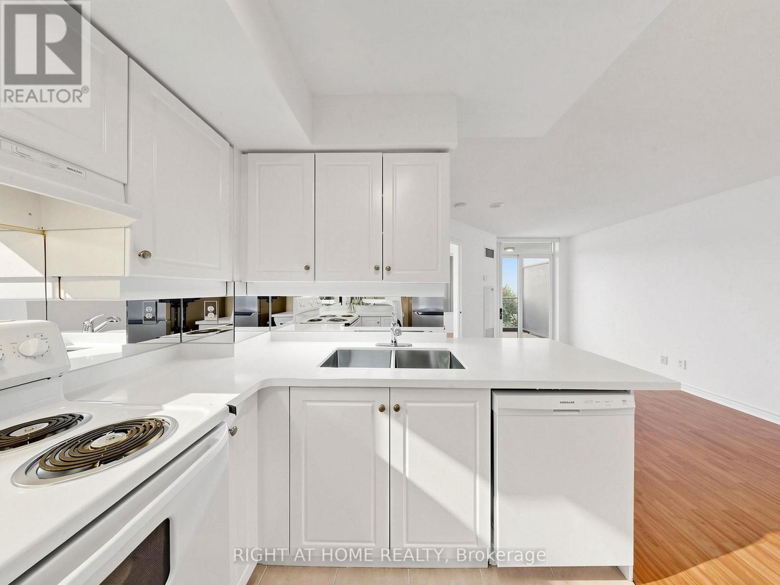 606 - 8 Rean Drive, Toronto, Ontario  M2K 1H1 - Photo 21 - C13648716