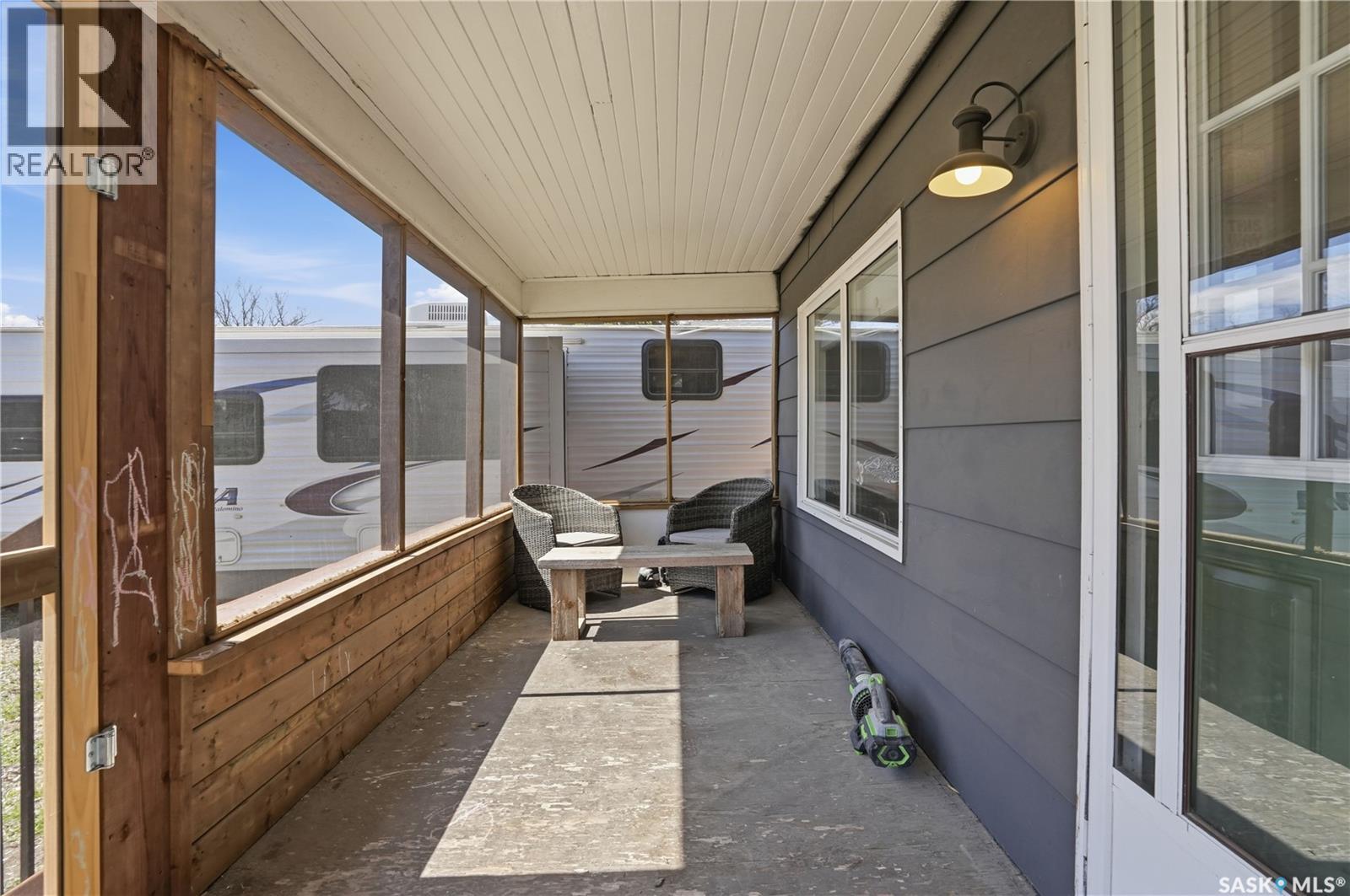 56 Iroquois Street W, Moose Jaw, Saskatchewan  S6H 5A5 - Photo 4 - SK044699