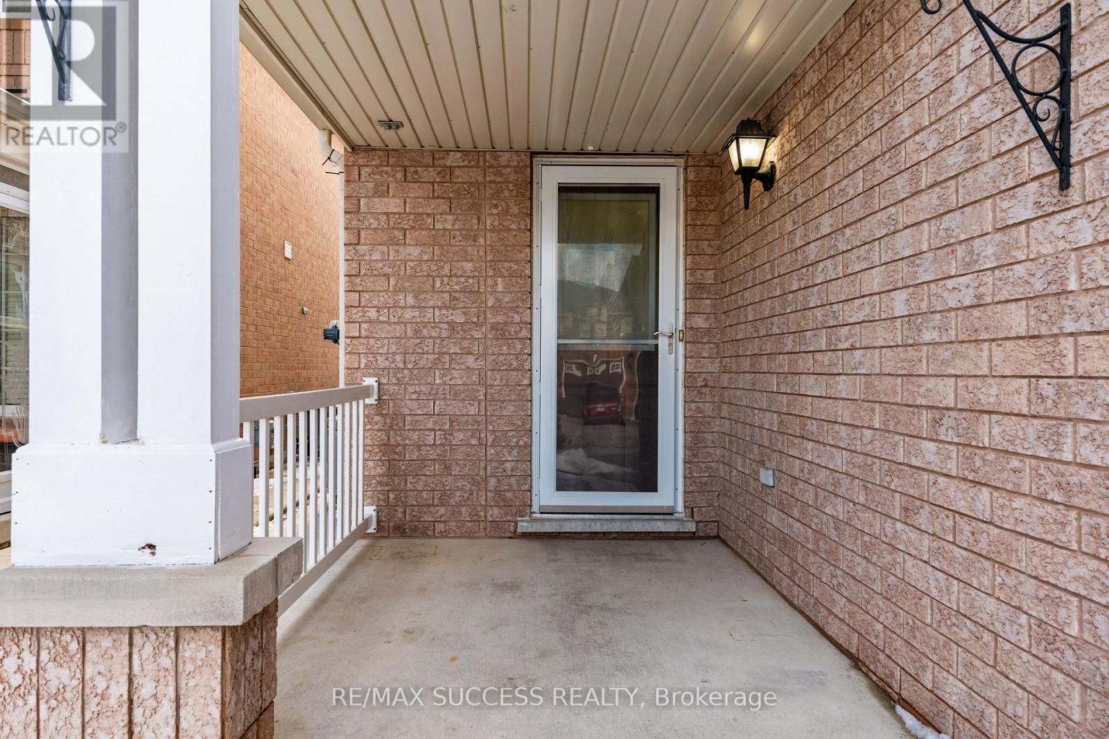 3752 Milkwood Crescent, Mississauga, Ontario L5N 8H3 - Photo 4 - W13650284