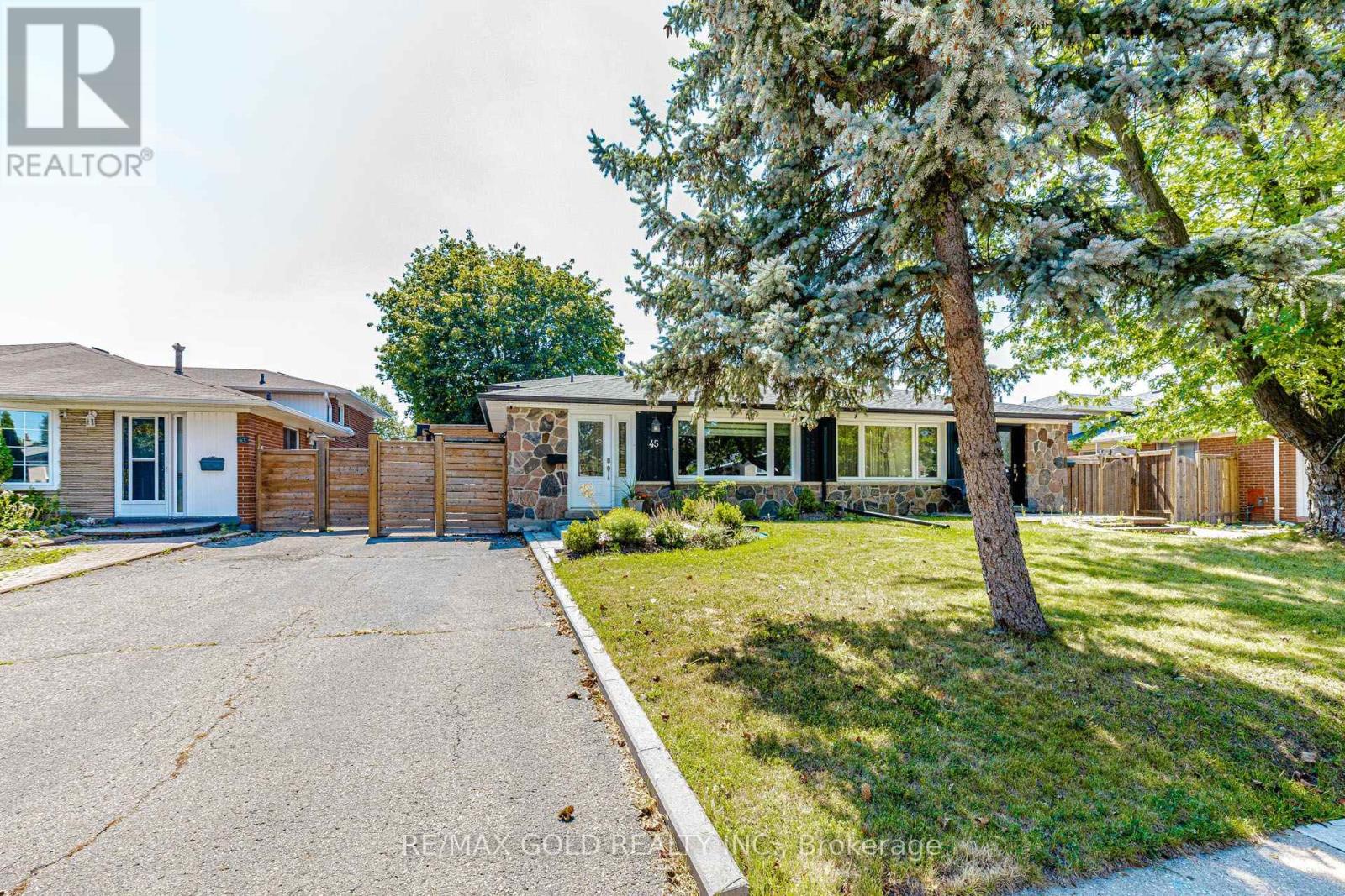 45 Grange Drive, Brampton, Ontario  L6X 2H1 - Photo 1 - W13650312