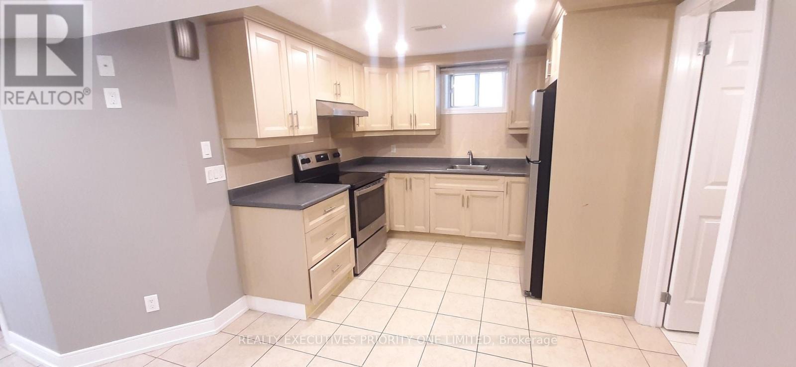 138 Day Avenue, Toronto, Ontario  M6E 3W3 - Photo 3 - W13650318
