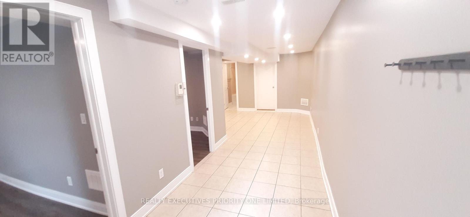 138 Day Avenue, Toronto, Ontario  M6E 3W3 - Photo 6 - W13650318