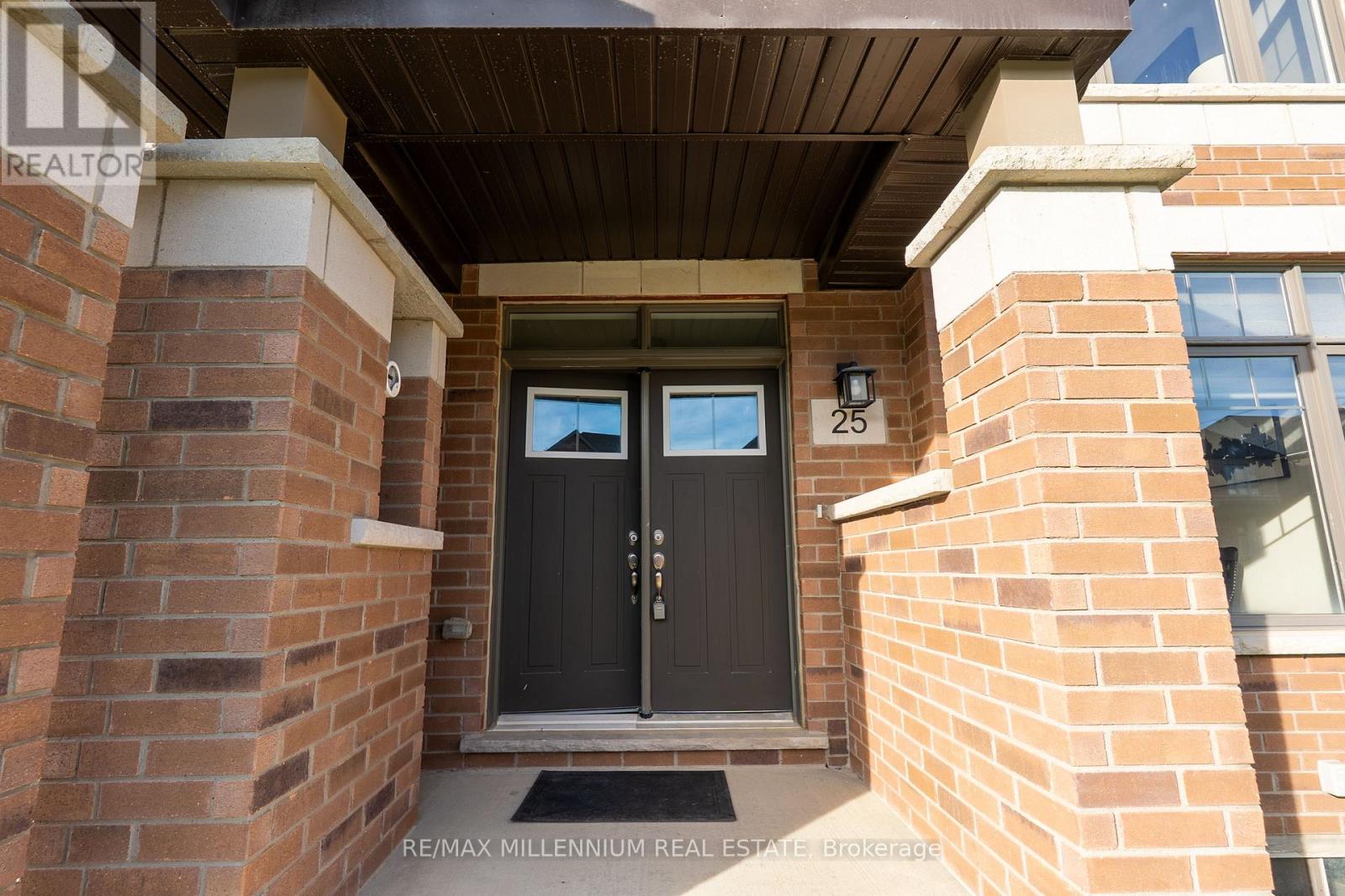 25 Lipscott Drive, Caledon, Ontario  L7C 4J7 - Photo 2 - W13650380