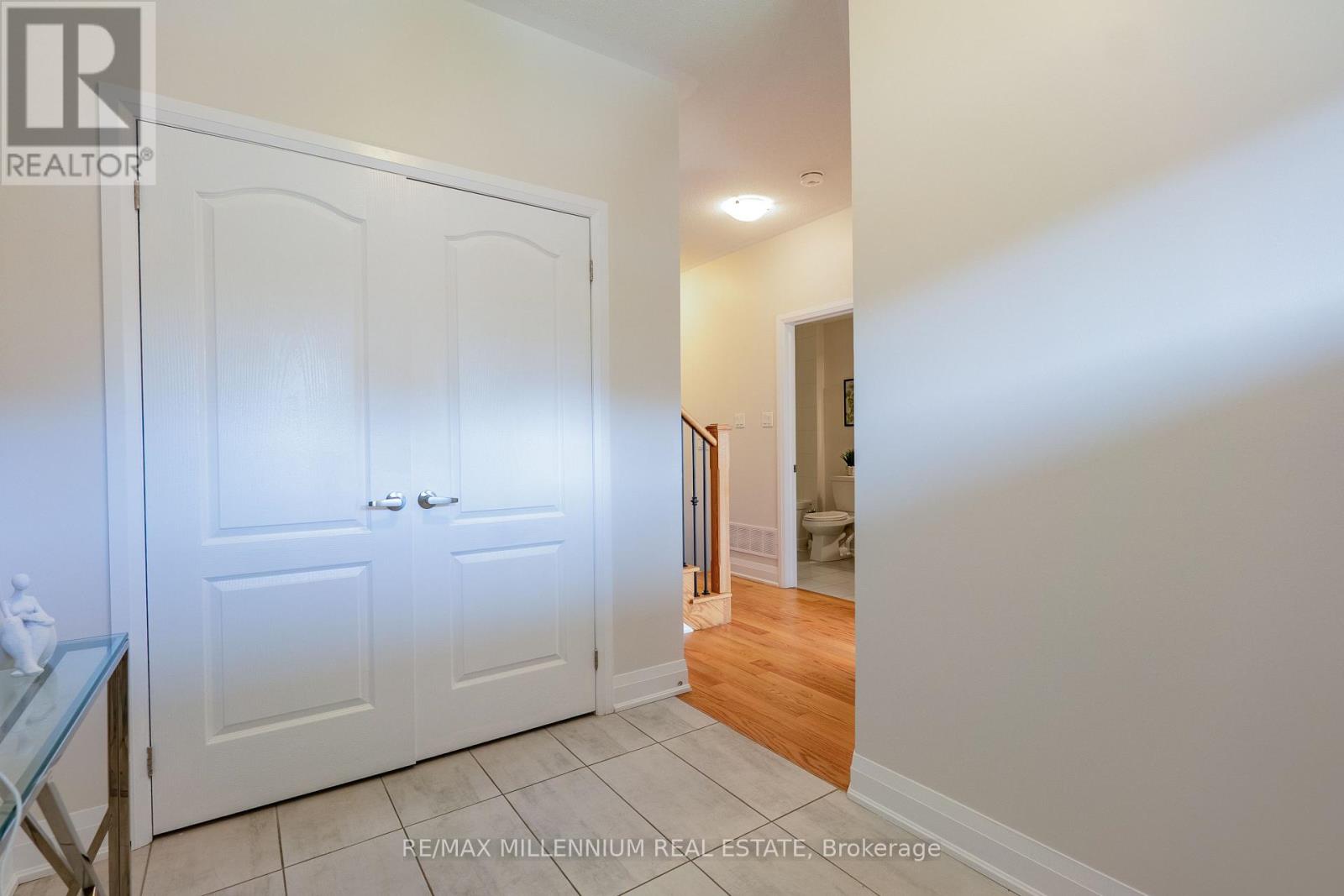 25 Lipscott Drive, Caledon, Ontario  L7C 4J7 - Photo 5 - W13650380