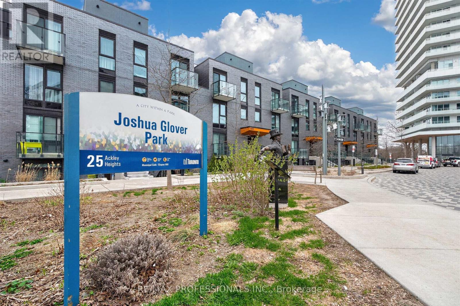 Th48 - 10 Brin Drive, Toronto, Ontario M8X 0B3 - Photo 2 - W13650402