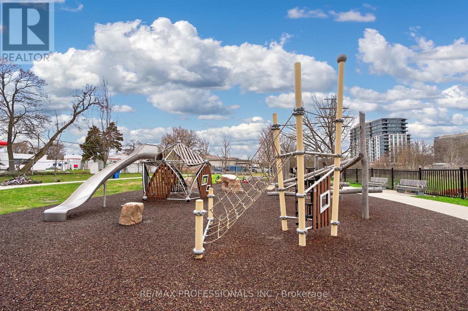 Th48 - 10 Brin Drive, Toronto, Ontario M8X 0B3 - Photo 23 - W13650402