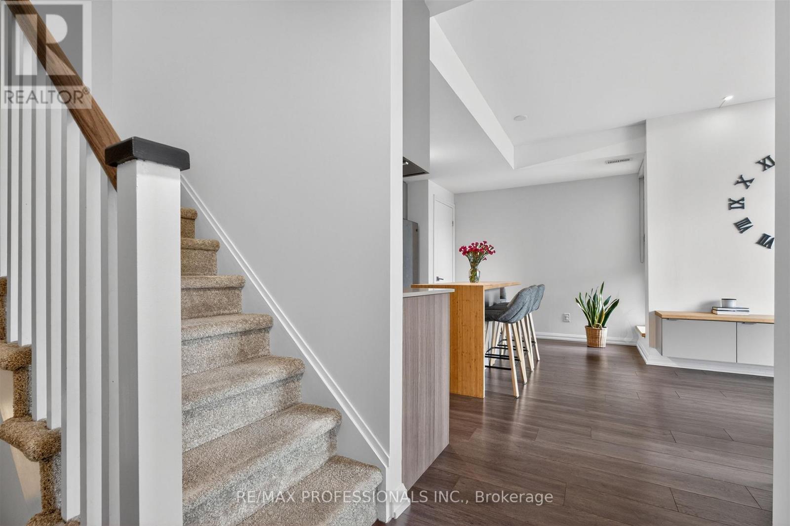 Th48 - 10 Brin Drive, Toronto, Ontario M8X 0B3 - Photo 3 - W13650402