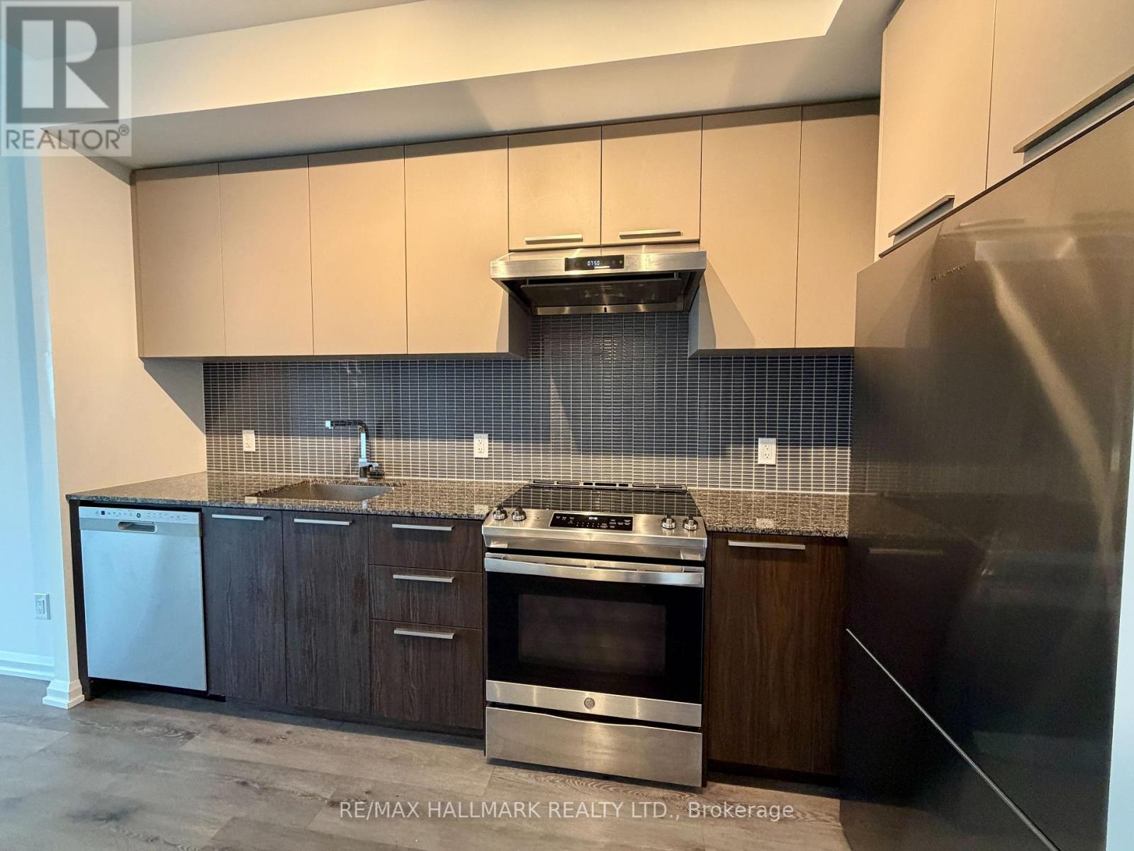 703 - 4208 Dundas Street W, Toronto, Ontario  M8X 1Y6 - Photo 4 - W13650404