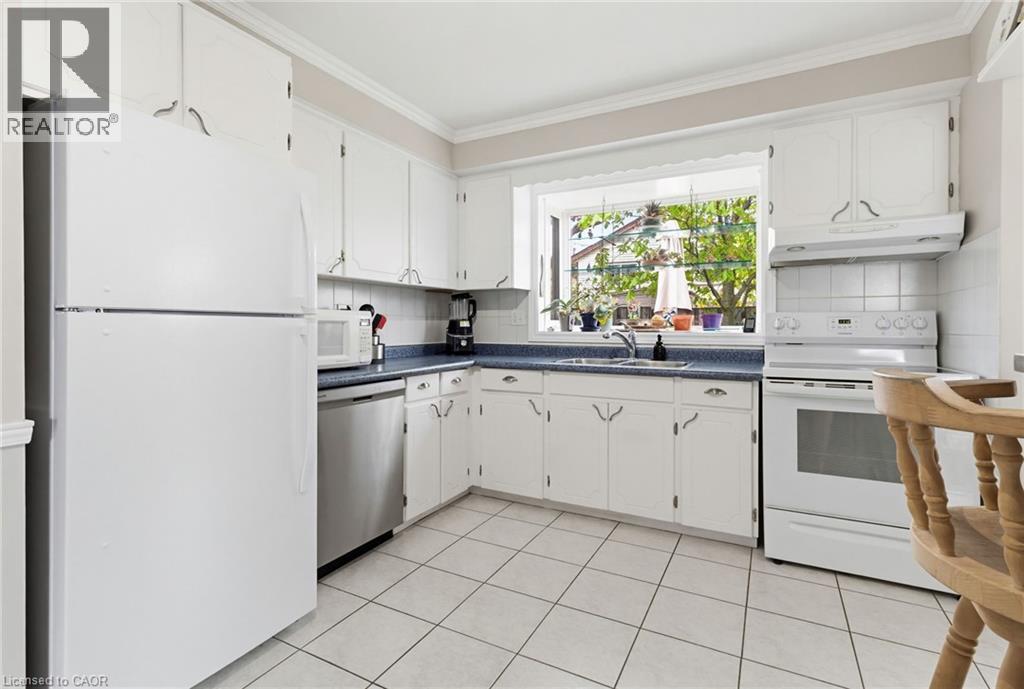 118 Napoli Drive, Hamilton, Ontario  L9C 6X2 - Photo 10 - 40854181