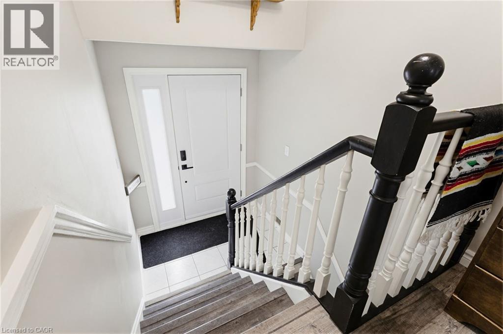 118 Napoli Drive, Hamilton, Ontario  L9C 6X2 - Photo 6 - 40854181