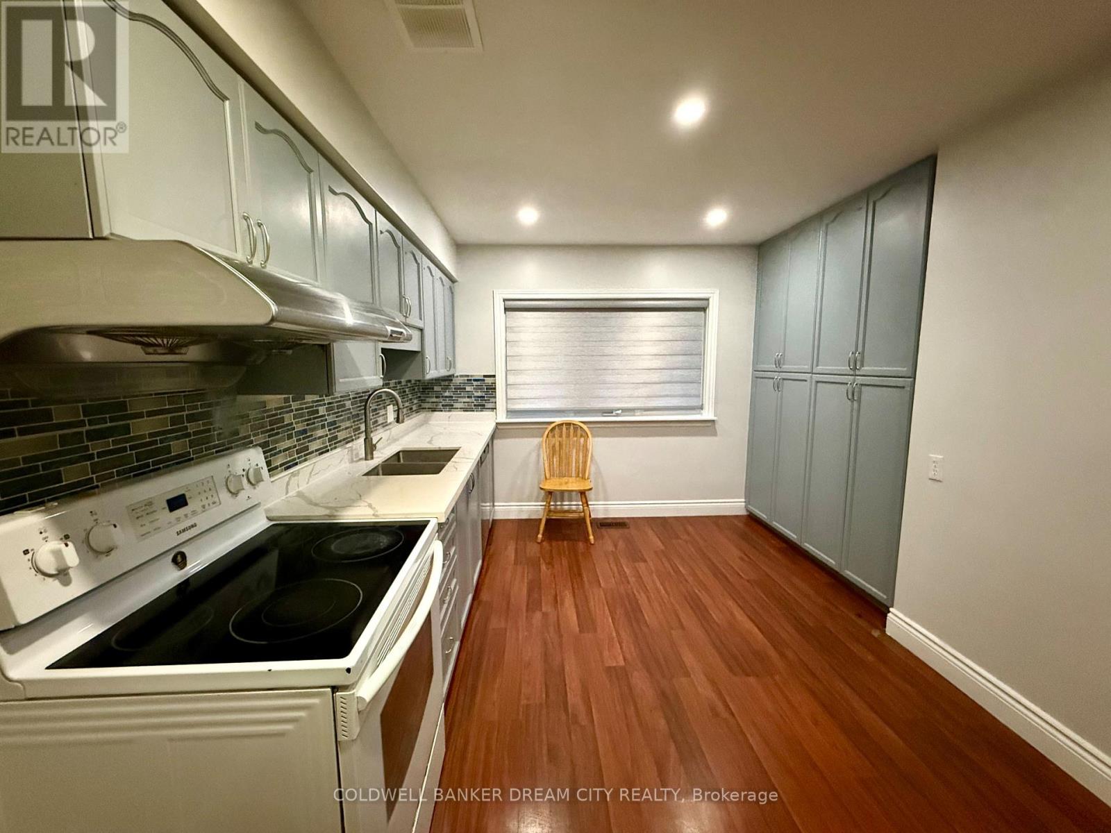 234 Erb Street, Waterloo, Ontario N2J 1M8 - Photo 4 - X13650156