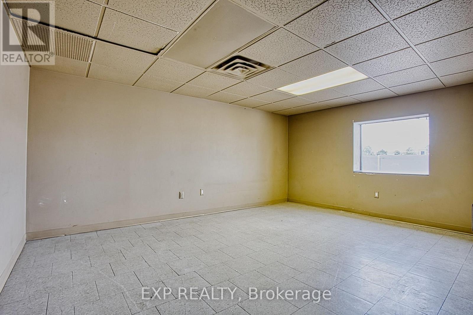 112 Ormond Street S, Thorold, Ontario  L2V 3Y1 - Photo 14 - X13650288