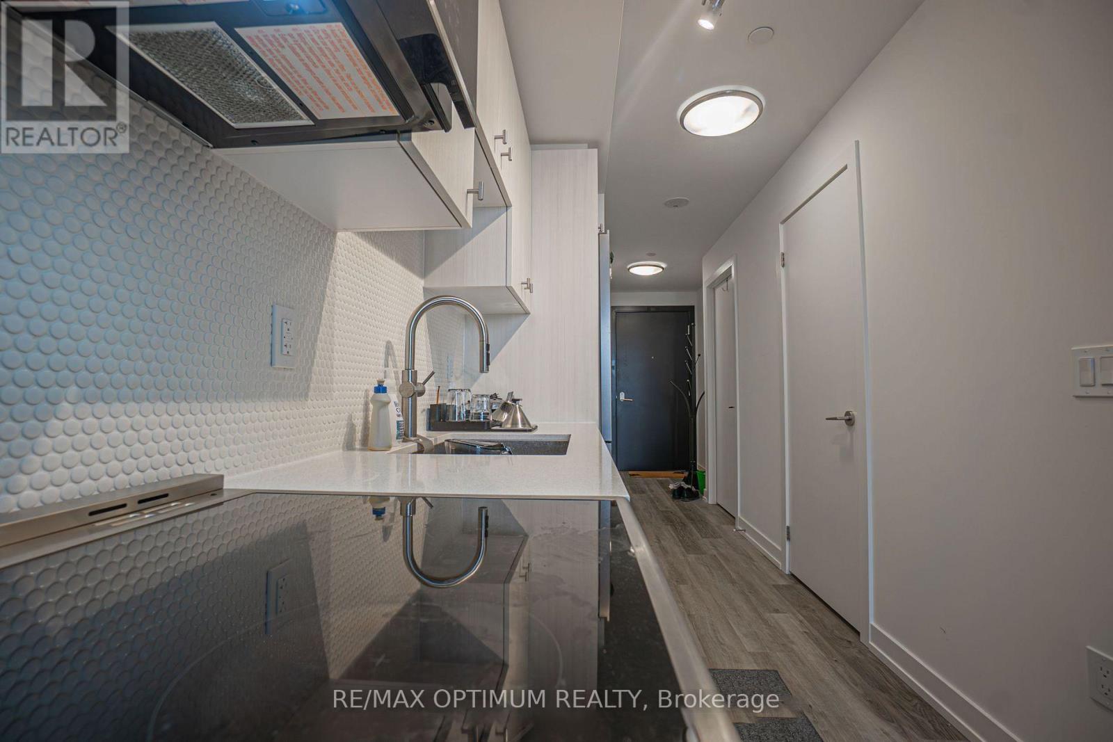 603 - 15 Wellington Street, Kitchener, Ontario  N2G 0E4 - Photo 5 - X13650326