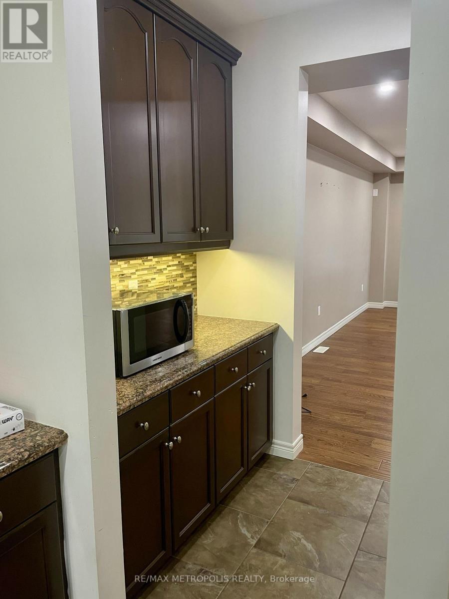 2 Doon Creek Street, Kitchener, Ontario  N2P 2R3 - Photo 11 - X13650348
