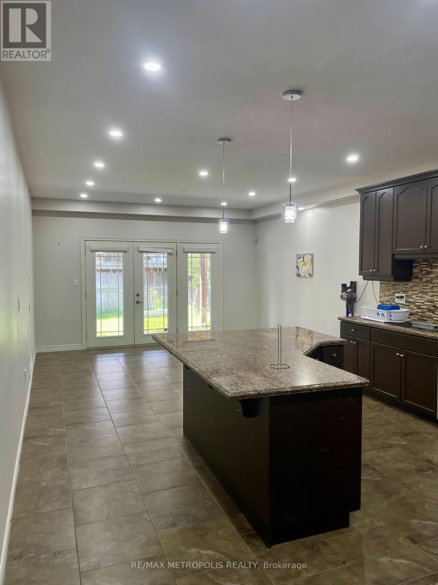 2 Doon Creek Street, Kitchener, Ontario  N2P 2R3 - Photo 7 - X13650348