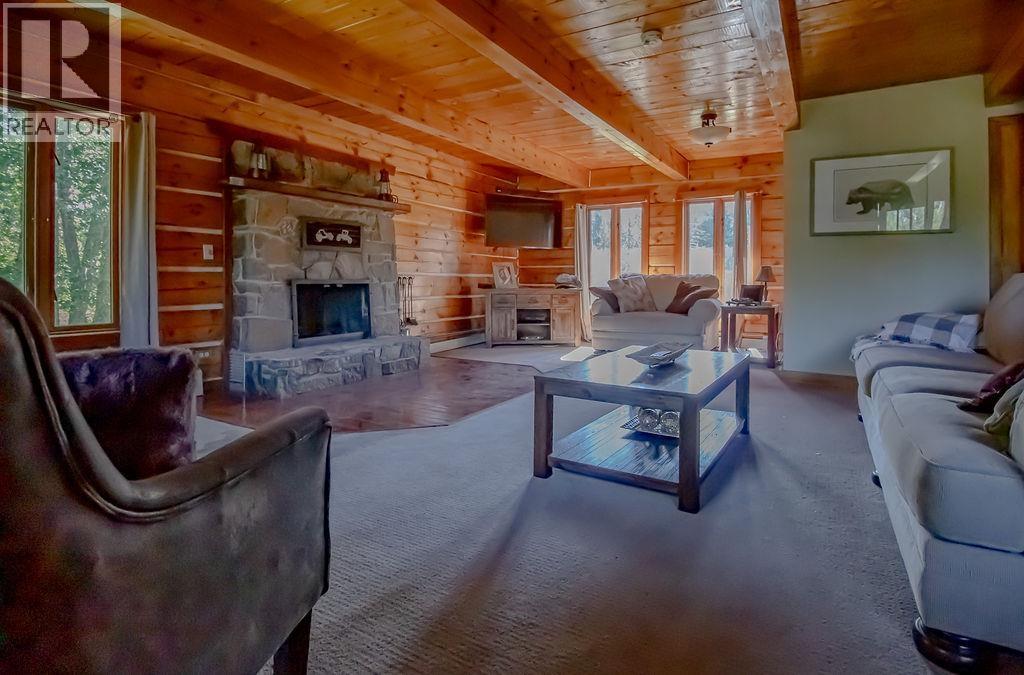 3515 Baker Drive, Fort St. James, British Columbia  V0J 1P0 - Photo 4 - R3153308