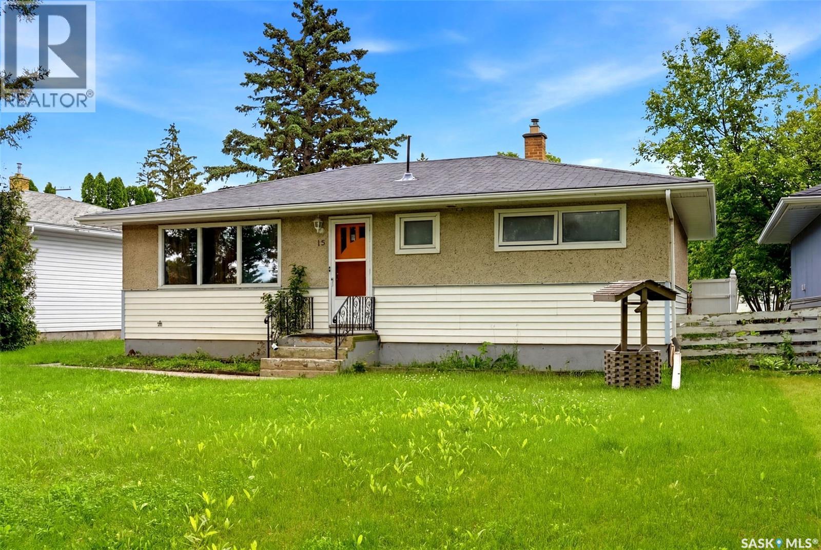 15 Ottawa Place, Regina, Saskatchewan  S4R 2V6 - Photo 3 - SK044835