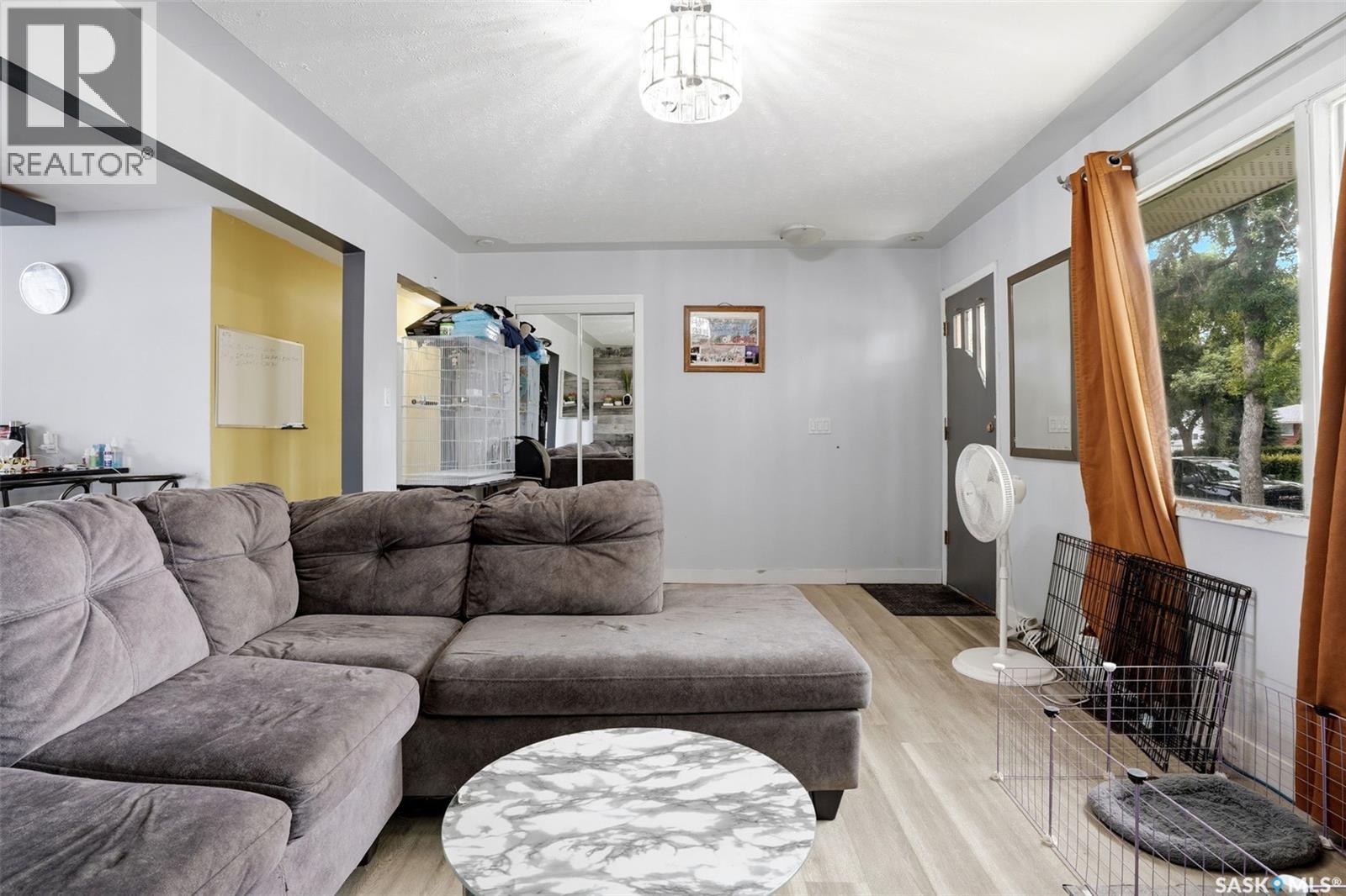 15 Ottawa Place, Regina, Saskatchewan  S4R 2V6 - Photo 4 - SK044835