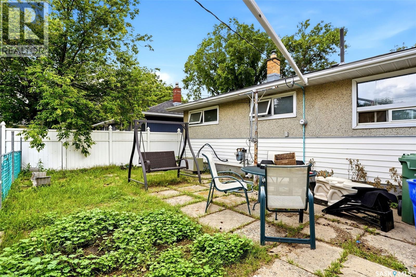 15 Ottawa Place, Regina, Saskatchewan  S4R 2V6 - Photo 14 - SK044835