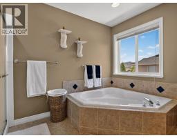 969 Skeena Drive, Kelowna, British Columbia  V1V 2K7 - Photo 43 - 10394482