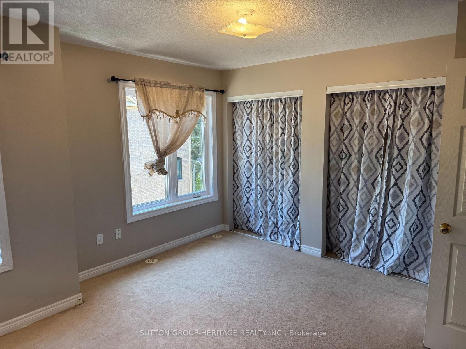 12 - 1250 St. Martins Drive W, Pickering, Ontario  L1W 0A2 - Photo 8 - E13640828