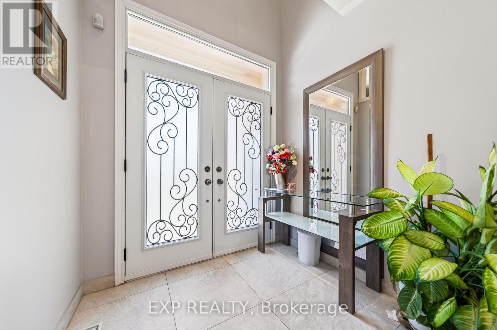 3 Baffin Court, Richmond Hill, Ontario  L4B 4J6 - Photo 3 - N13647284
