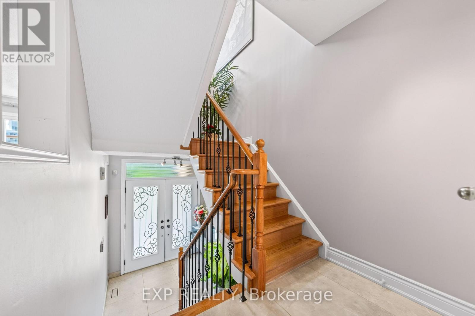 3 Baffin Court, Richmond Hill, Ontario  L4B 4J6 - Photo 4 - N13647284