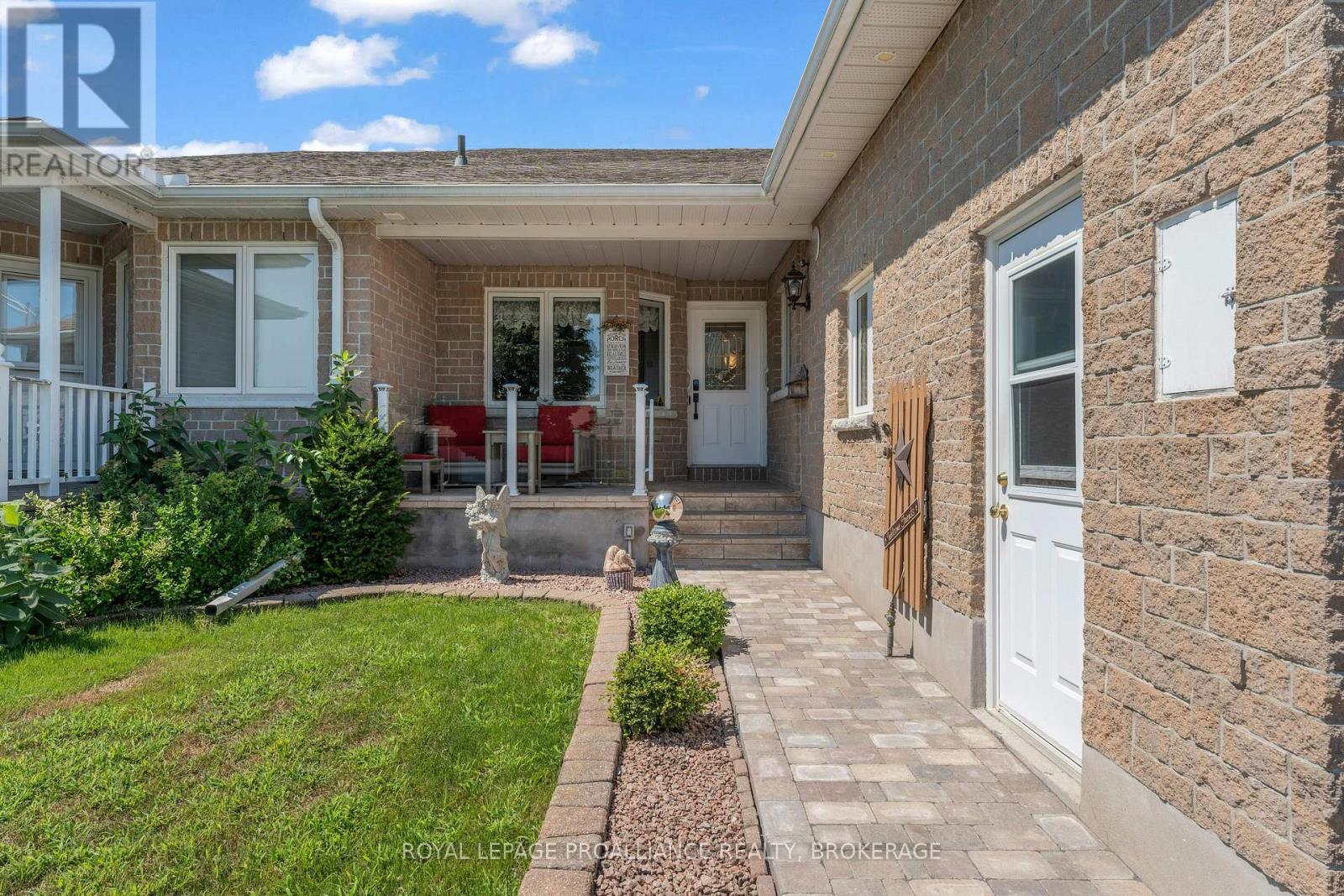 523 Trimble Gate, Kingston, Ontario  K7M 8Z2 - Photo 3 - X13650444