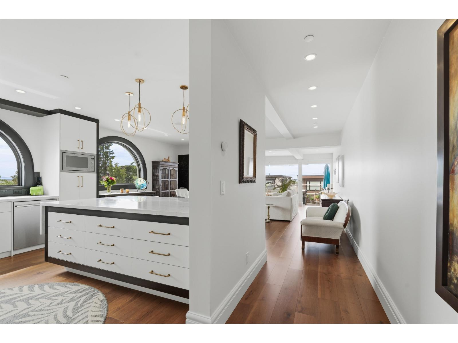 101 15219 Royal Avenue, White Rock, British Columbia  V4B 1M4 - Photo 12 - R3138544