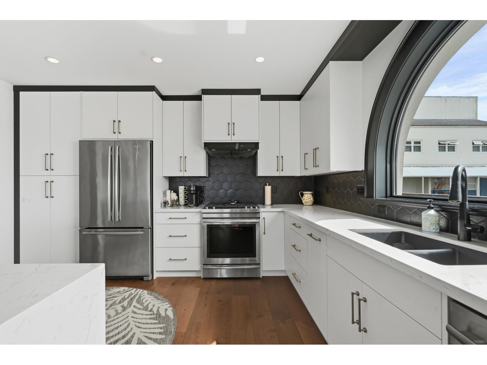 101 15219 Royal Avenue, White Rock, British Columbia  V4B 1M4 - Photo 13 - R3138544
