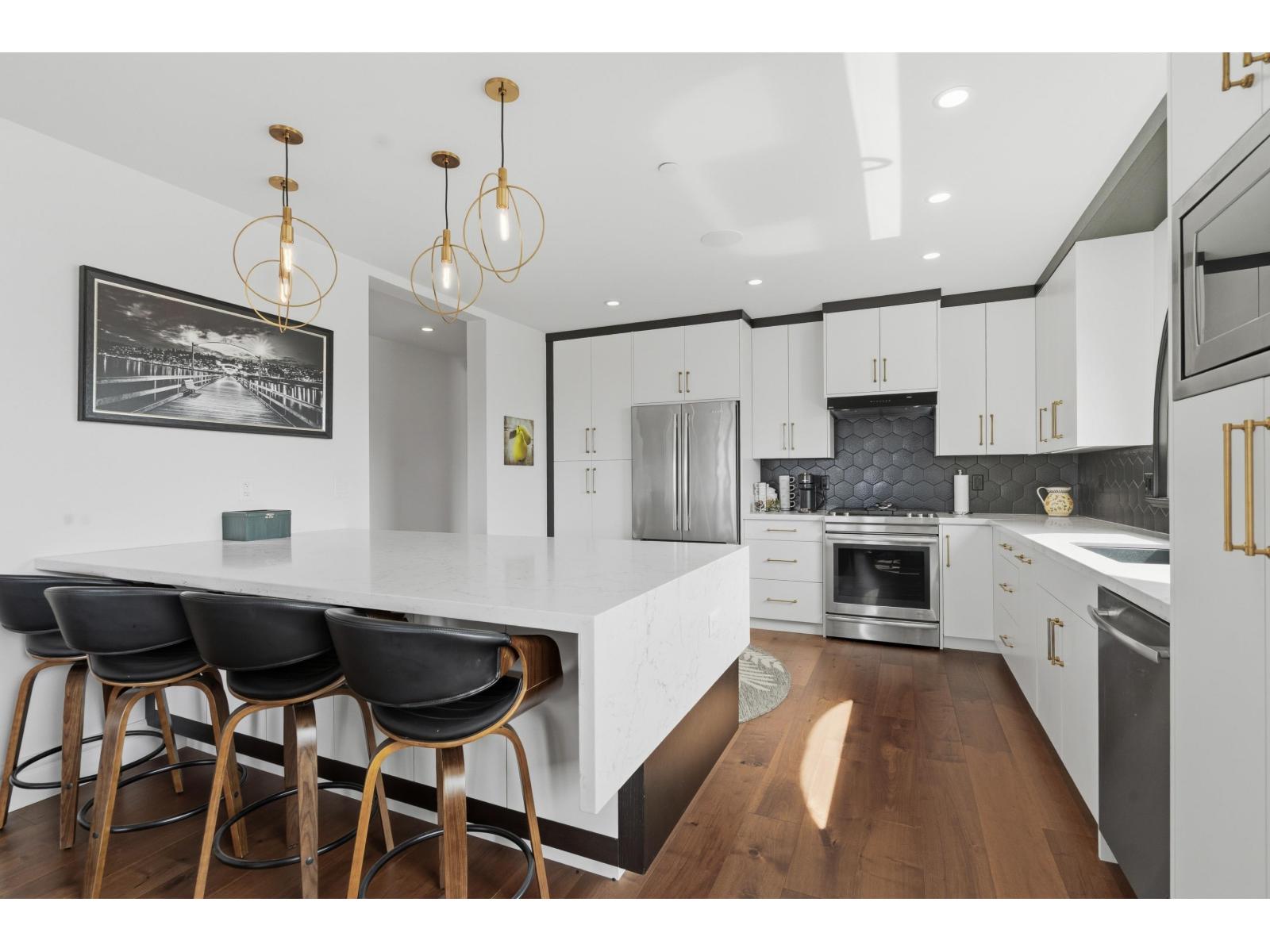 101 15219 Royal Avenue, White Rock, British Columbia  V4B 1M4 - Photo 15 - R3138544