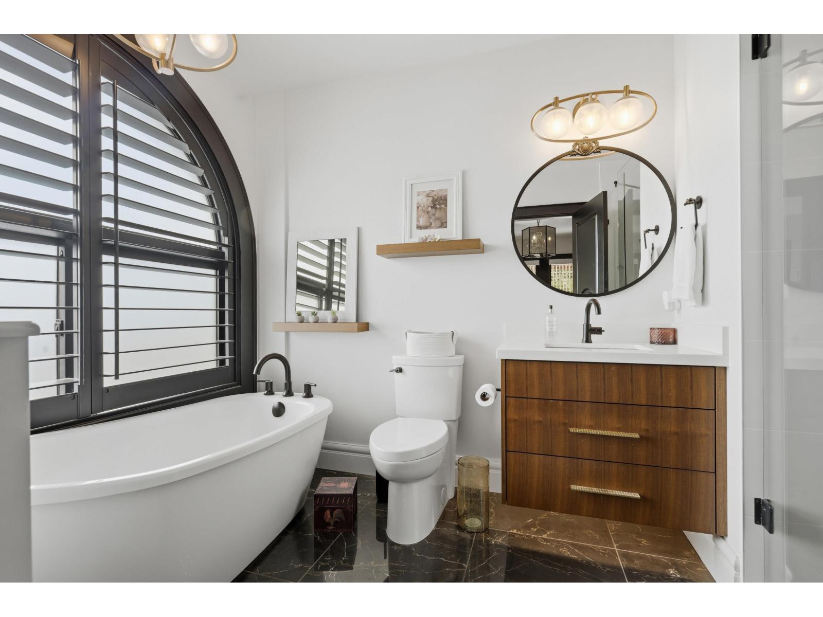 101 15219 Royal Avenue, White Rock, British Columbia  V4B 1M4 - Photo 28 - R3138544