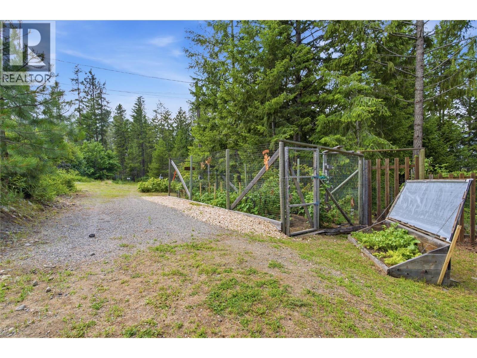 102 Sandner Road, Christina Lake, British Columbia  V0H 1E0 - Photo 17 - 10394018