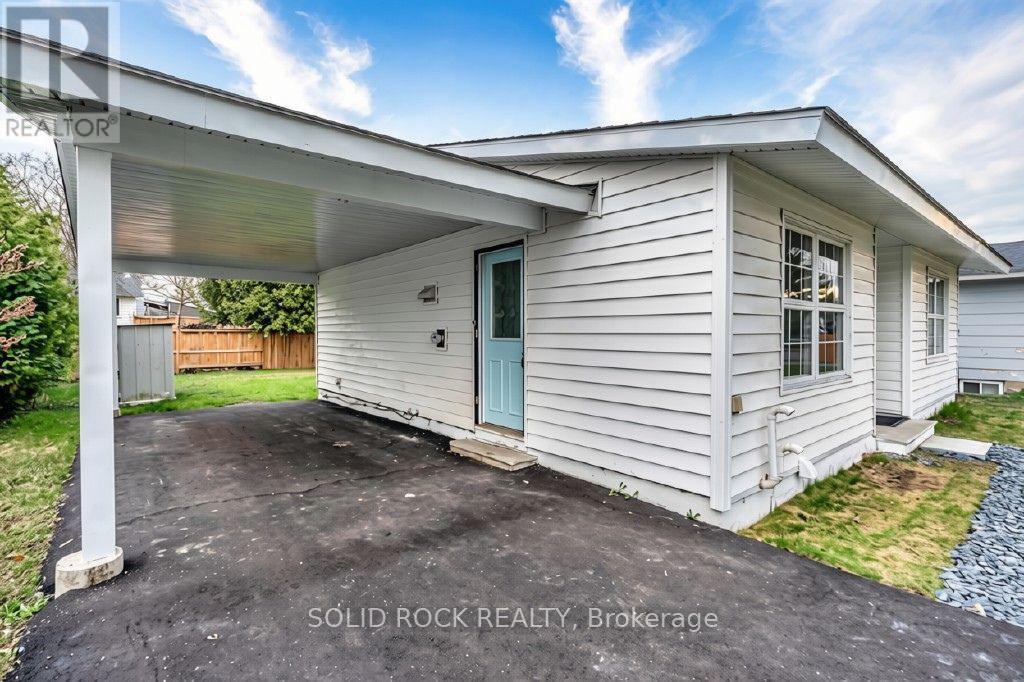 2158 Fillmore Crescent, Ottawa, Ontario  K1J 6A4 - Photo 2 - X13650428