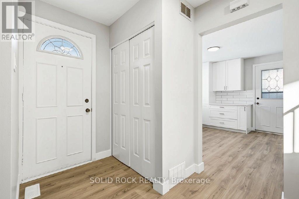 2158 Fillmore Crescent, Ottawa, Ontario  K1J 6A4 - Photo 4 - X13650428