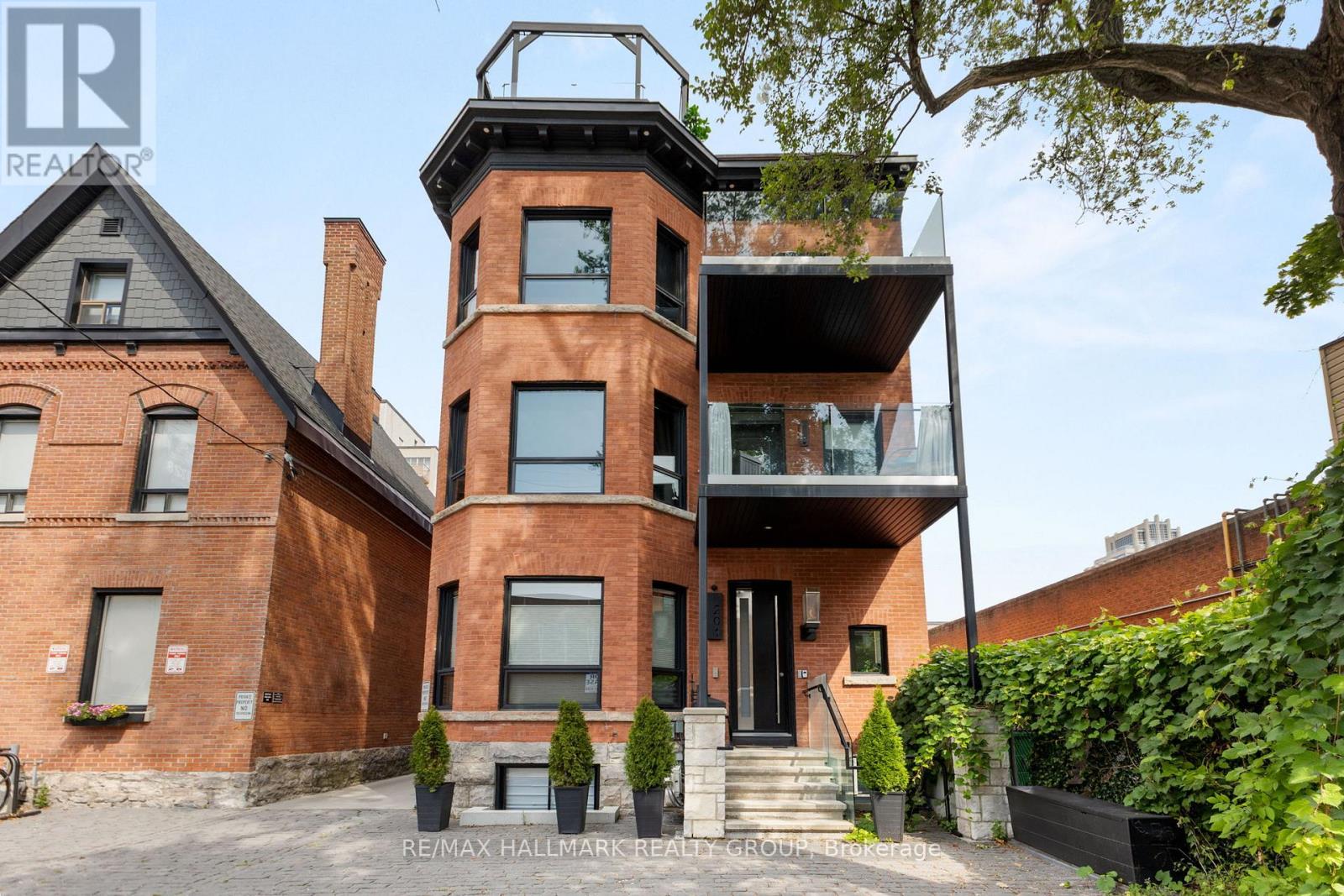 2 - 201 MACLAREN STREET, Ottawa, Ontario