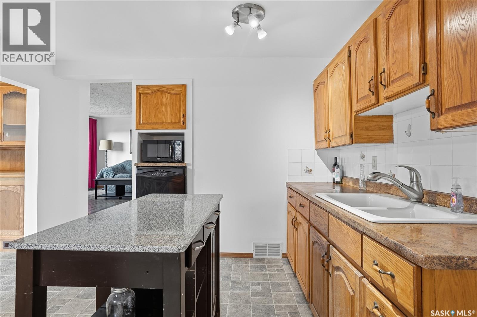 104 2nd Avenue, Bradwell, Saskatchewan  S0K 0P0 - Photo 5 - SK044569