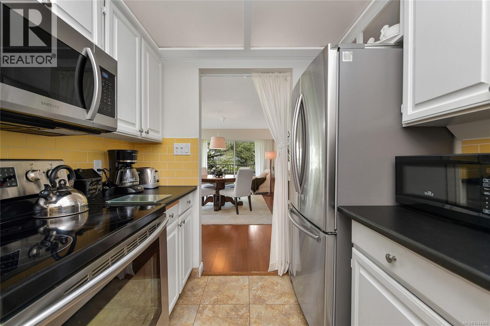 305 2930 Cook St, Victoria, British Columbia  V8W 3G3 - Photo 9 - 1044300