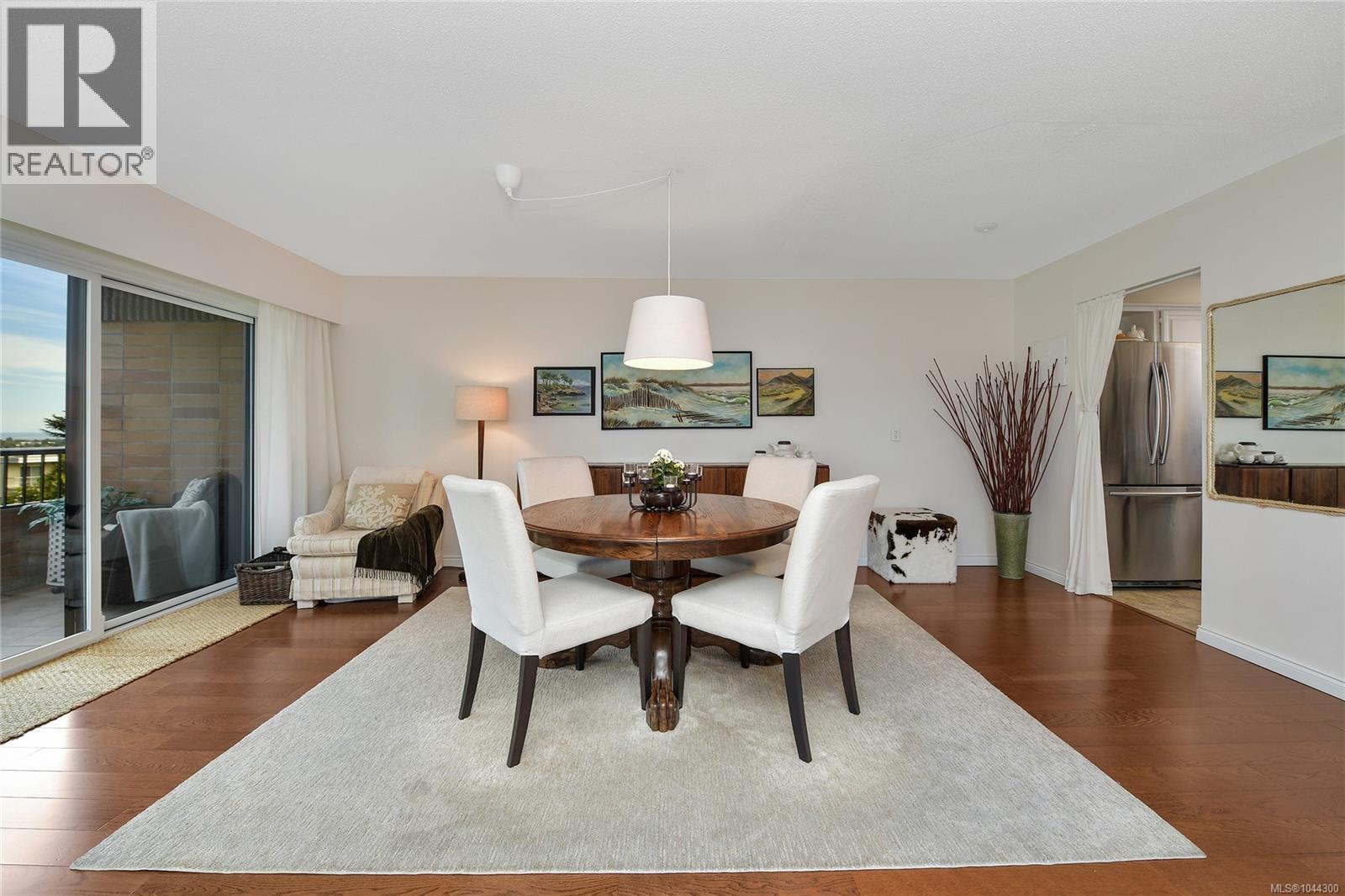 305 2930 Cook St, Victoria, British Columbia  V8W 3G3 - Photo 4 - 1044300