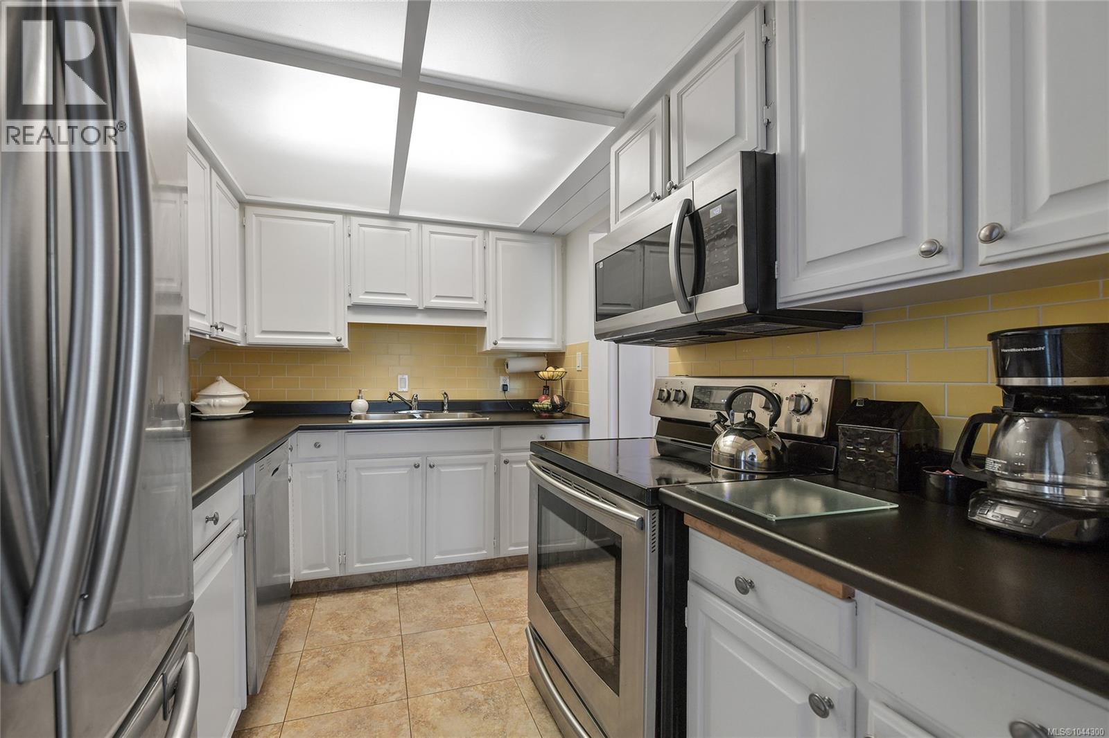 305 2930 Cook St, Victoria, British Columbia  V8W 3G3 - Photo 7 - 1044300