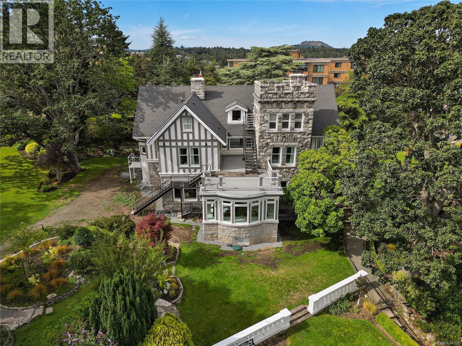 305 2930 Cook St, Victoria, British Columbia  V8W 3G3 - Photo 37 - 1044300