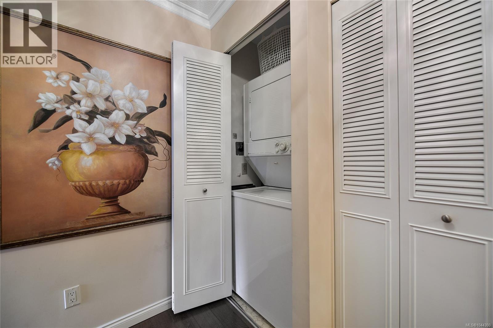 305 2930 Cook St, Victoria, British Columbia  V8W 3G3 - Photo 18 - 1044300