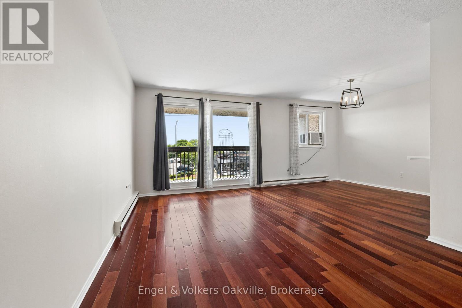 184 - 1055 DUNDAS STREET E