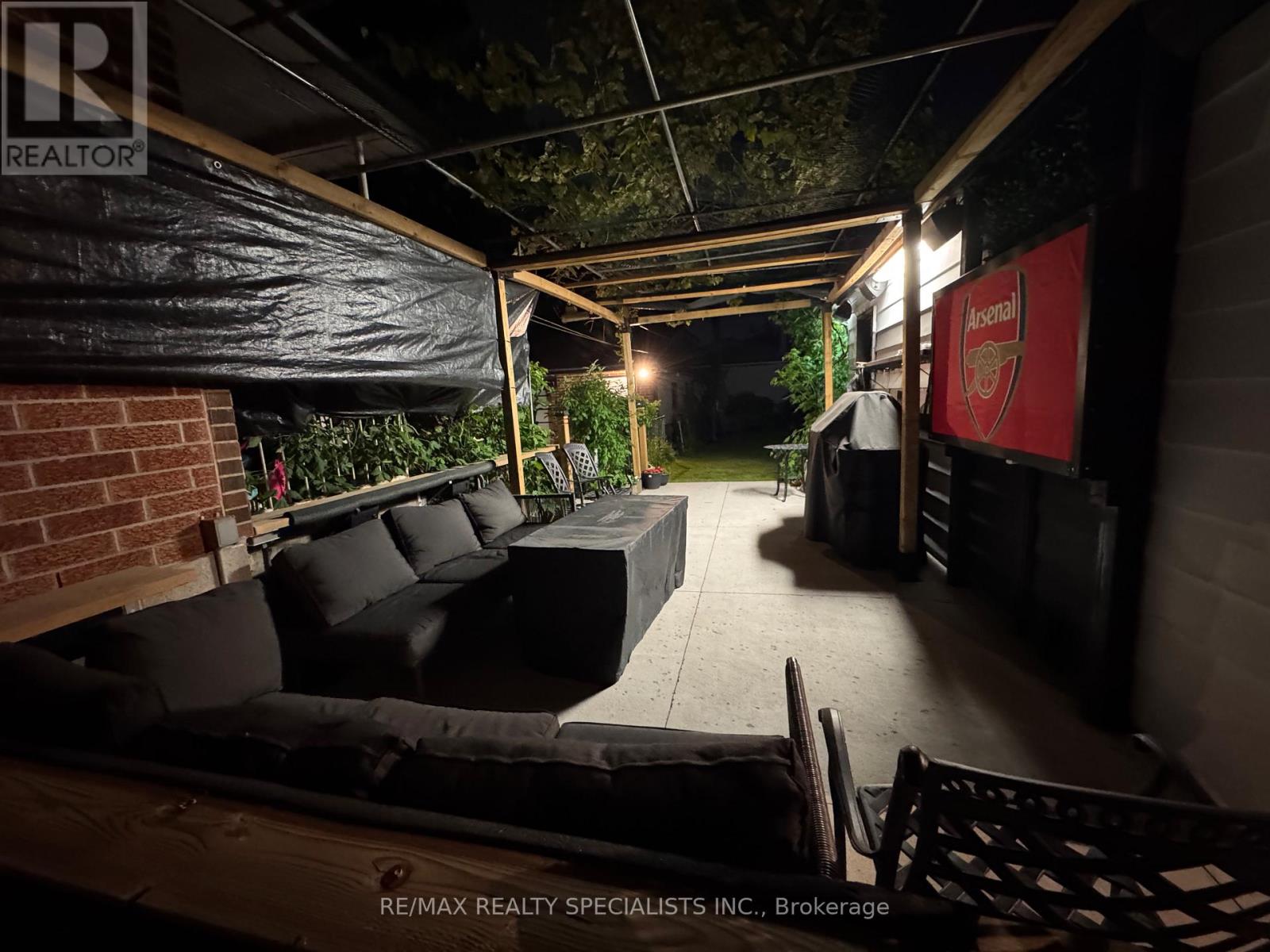 Main & 2nd - 1035 Briar Hill Avenue, Toronto, Ontario  M6B 1M6 - Photo 32 - W13167330