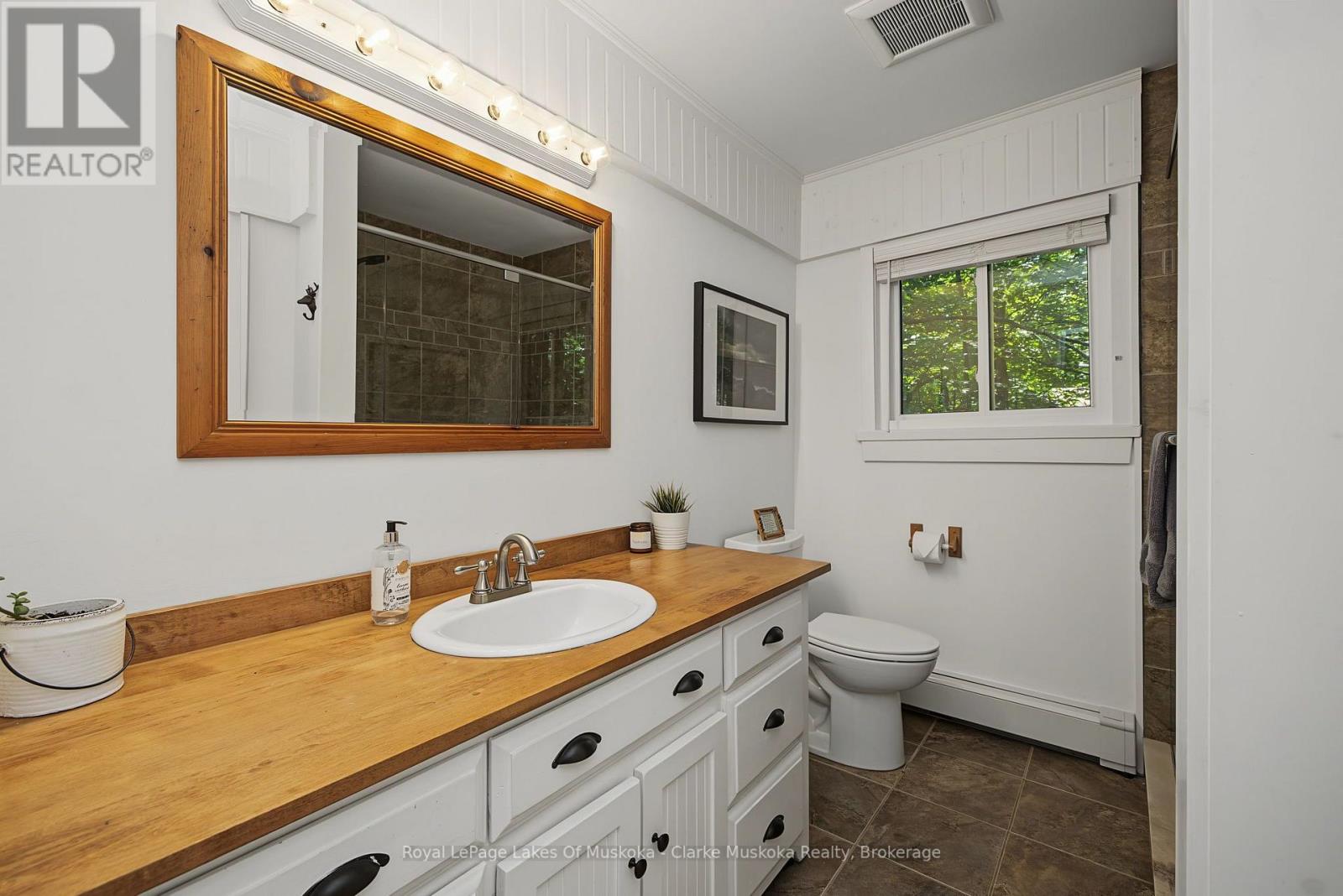 1048 Brackenrig Road, Muskoka Lakes, Ontario  P0B 1J0 - Photo 36 - X13650496